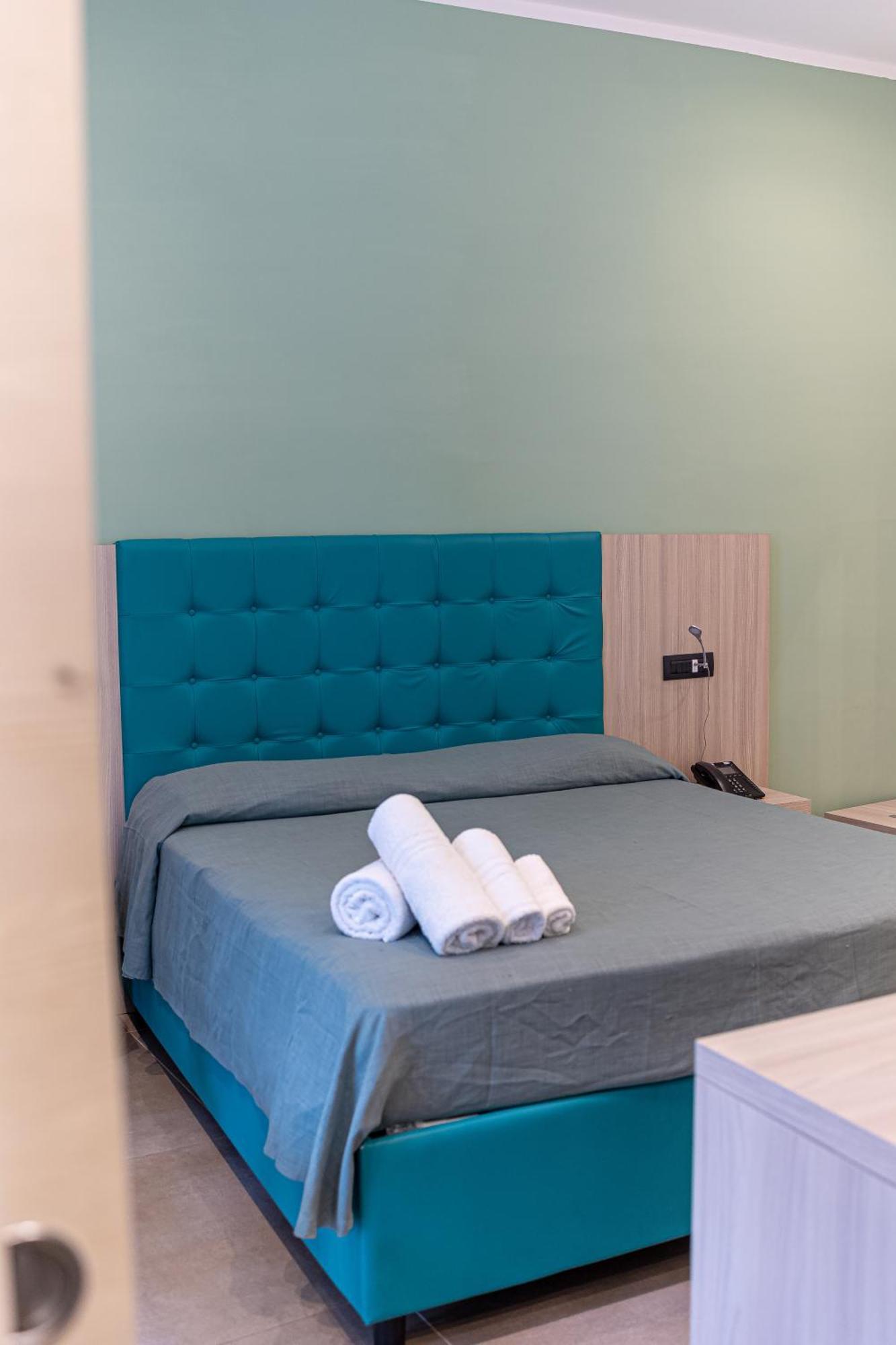 Residenza San Lorenzo * Naples