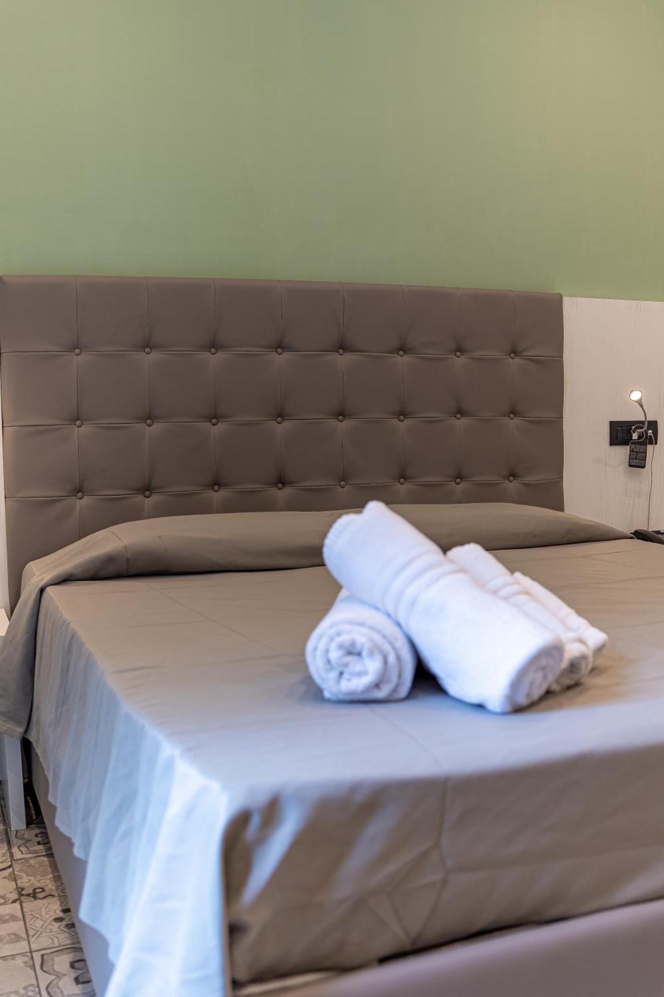 Bed & Breakfast Residenza San Lorenzo Naples